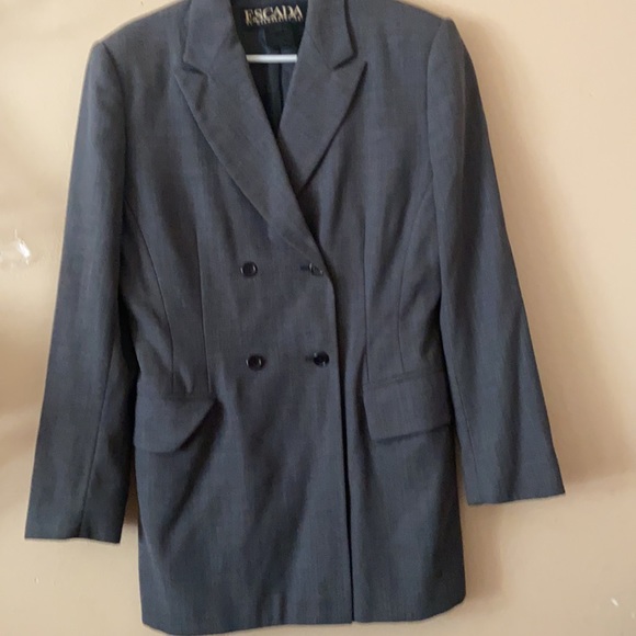 Escada jacket - Picture 2 of 9